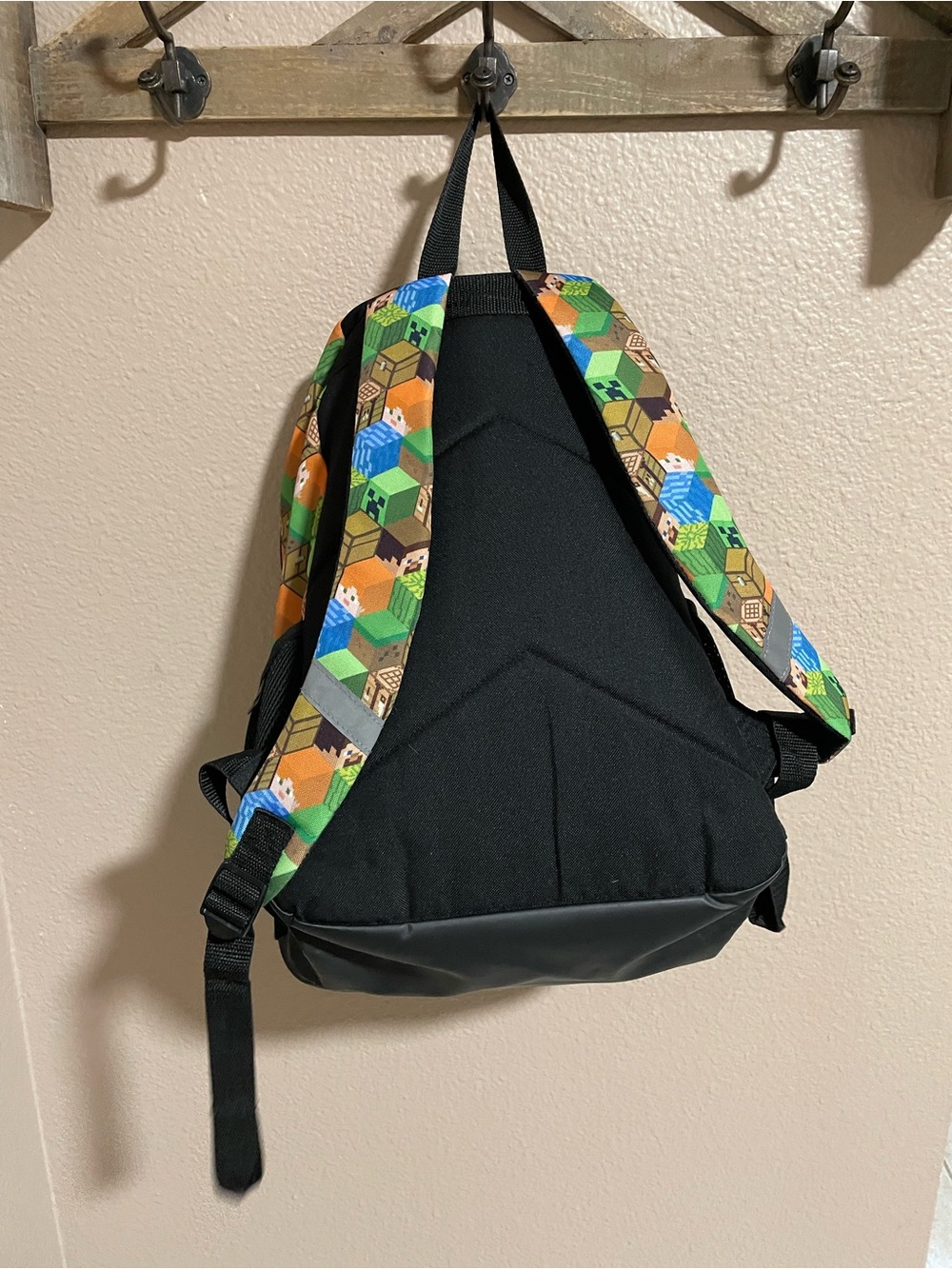 Child’s Minecraft backpack - Picture 2 of 4